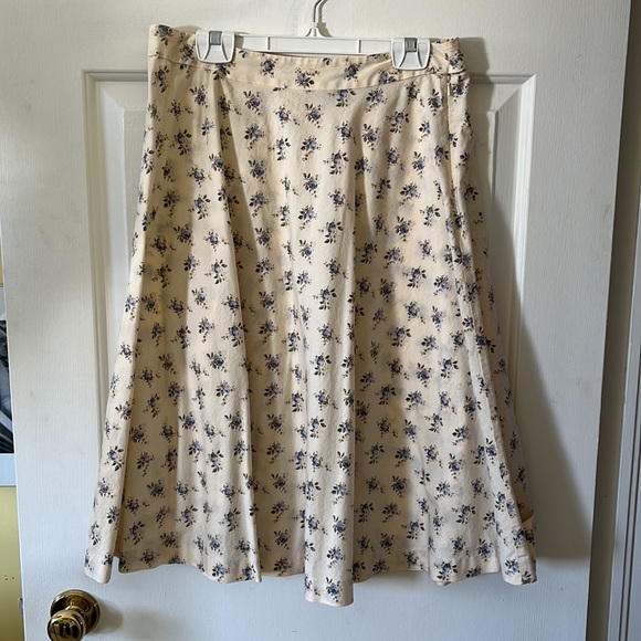 Floral Banana Republic skirt, 10 - Picture 4 of 5